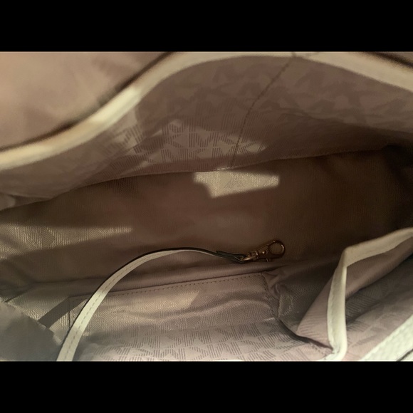 Michael Kors handbag - Picture 6 of 8